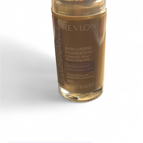 Revlon cool beige Liquid Foundation for Flawless Coverage - Picture 1 of 2